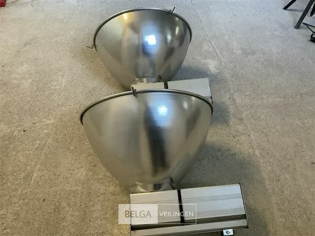2 identieke fabriekslampen - afbeelding 3 van  6