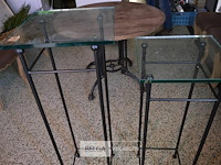 2 ijzeren bijzet tafels met glazen blad - afbeelding 2 van  3