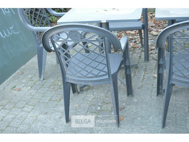 2 ijzeren tafeltjes + 5 stoelen bois le duc - afbeelding 2 van  6