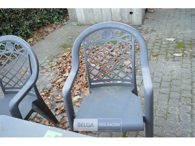 2 ijzeren tafeltjes + 5 stoelen bois le duc - afbeelding 5 van  6