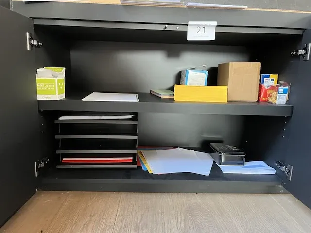 2 ingebouwde lage wandkasten - afbeelding 8 van  13