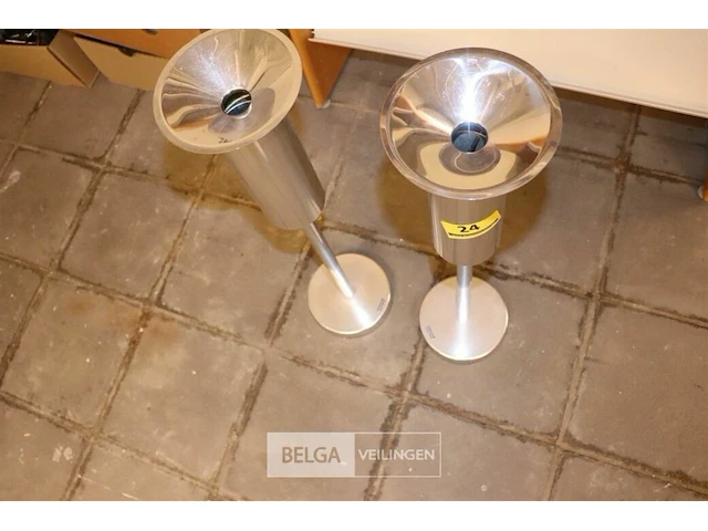 2 inox asbakken - afbeelding 2 van  3