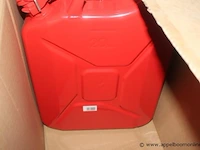2 jerrycans a 20l en 9 bidons a 5l - afbeelding 2 van  3