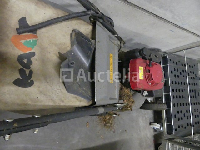 2 kaaz benzine grasmaaiers - afbeelding 10 van  11