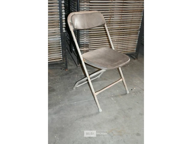 2 karren met stoelen - afbeelding 4 van  6