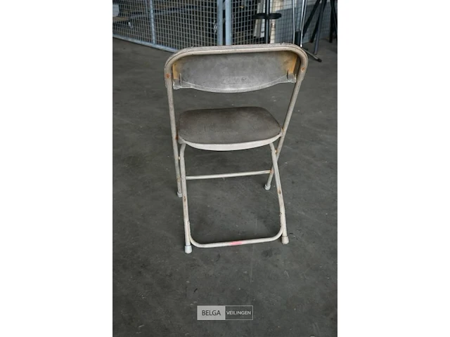 2 karren met stoelen - afbeelding 6 van  6