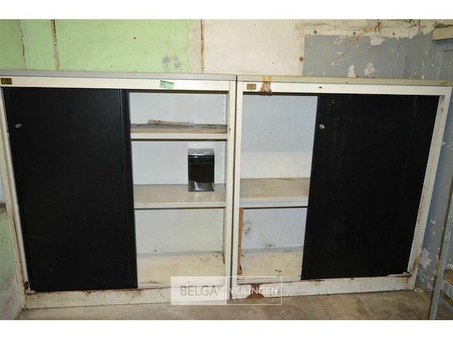 2 kasten met schuifdeuren - afbeelding 1 van  3