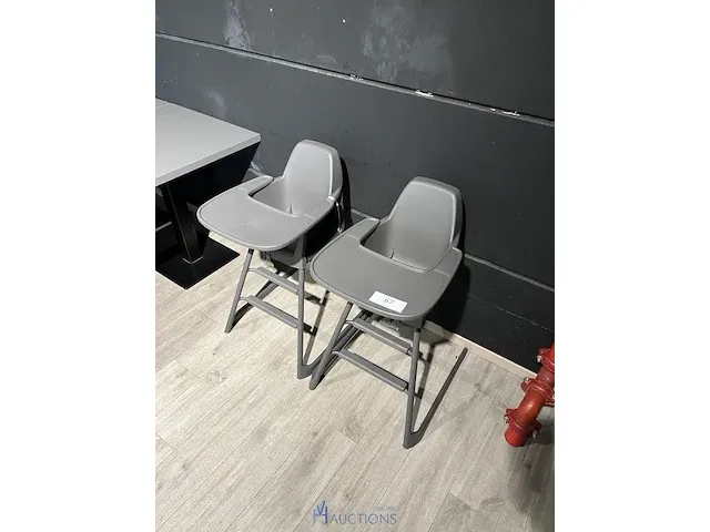 2 kinderstoelen - afbeelding 2 van  4