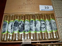 2 kisten sigaren met grote bandjes en 1 pak cigarillos - afbeelding 3 van  4