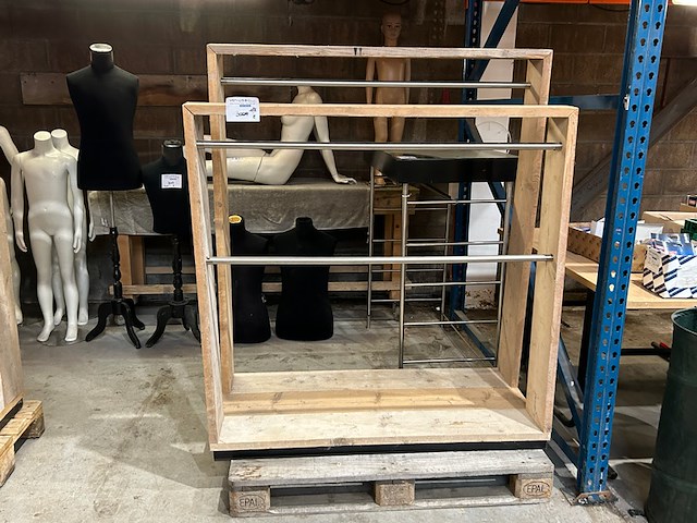 2 kledingrekken - afbeelding 1 van  6