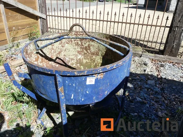 2 kleine betonnen cufa - afbeelding 1 van  6