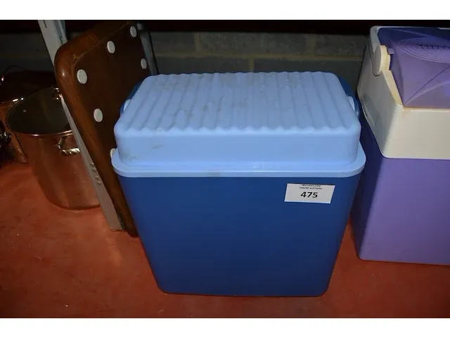 2 koelboxen , plastieken borden , lepels, bekers, enz - afbeelding 3 van  8