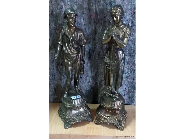 2 koperen beelden - afbeelding 1 van  1