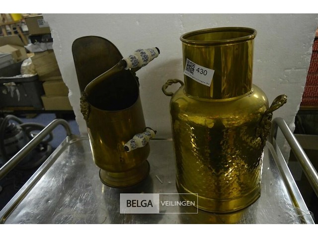 2 koperen kruiken - afbeelding 1 van  3