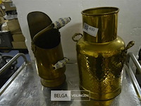 2 koperen kruiken - afbeelding 1 van  3