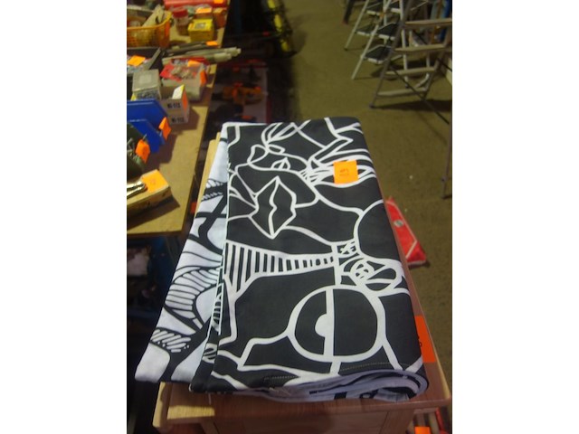 2 kussenovertrekken zwart/wit design 70x70cm - afbeelding 1 van  2