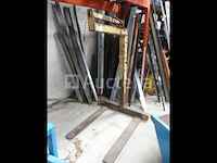 2 laadbakken en palletheffers - afbeelding 8 van  9