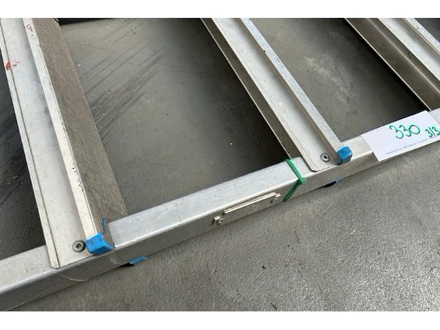 2 ladders, 1 opstap - afbeelding 3 van  3