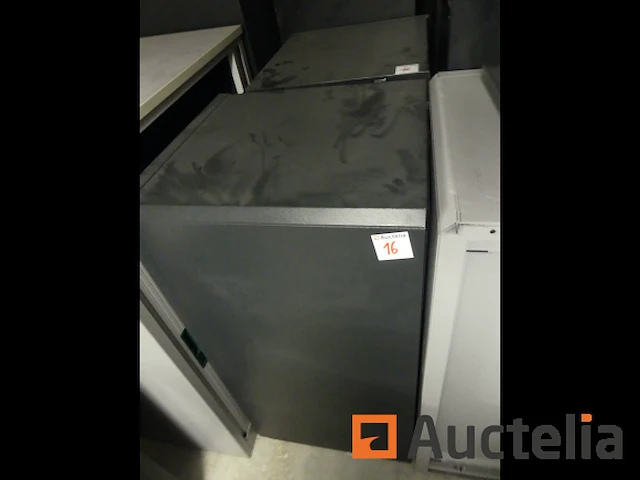 2 lage gordijnkasten, zwarte zwarte gordijnen - afbeelding 5 van  5