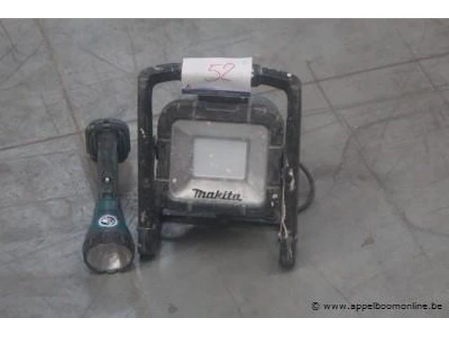 2 lampen makita wo dml805, werking niet gekend - afbeelding 1 van  3