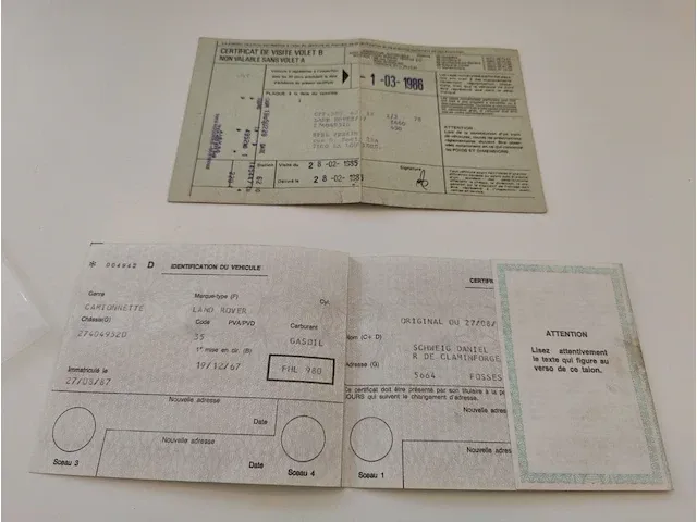 2 landrovers met onderdelen - afbeelding 5 van  13