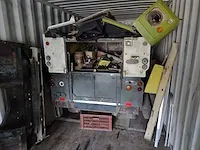 2 landrovers met onderdelen