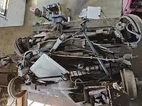 2 landrovers met onderdelen - afbeelding 11 van  13