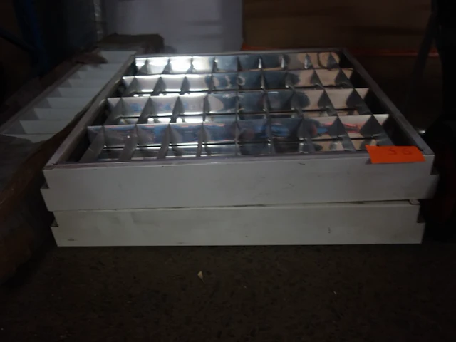 2 lichtarmaturen 60 x 60 cm - afbeelding 2 van  2