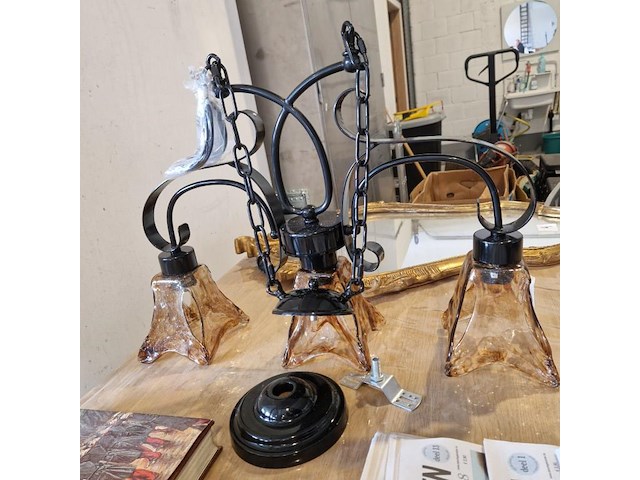 2 lichten, met mondgeblazen glaskappen - afbeelding 2 van  2