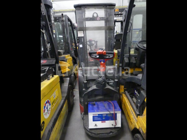 2 linde l14 staande pallettrucks - afbeelding 1 van  16