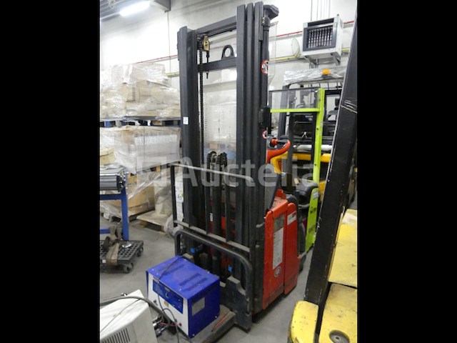 2 linde l14 staande pallettrucks - afbeelding 12 van  16