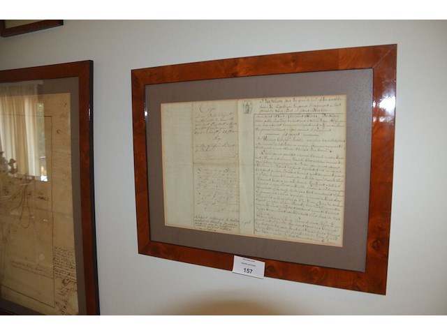 2 mahonie kaders met oorkondes achter glas, pentekening achter glas - afbeelding 1 van  7