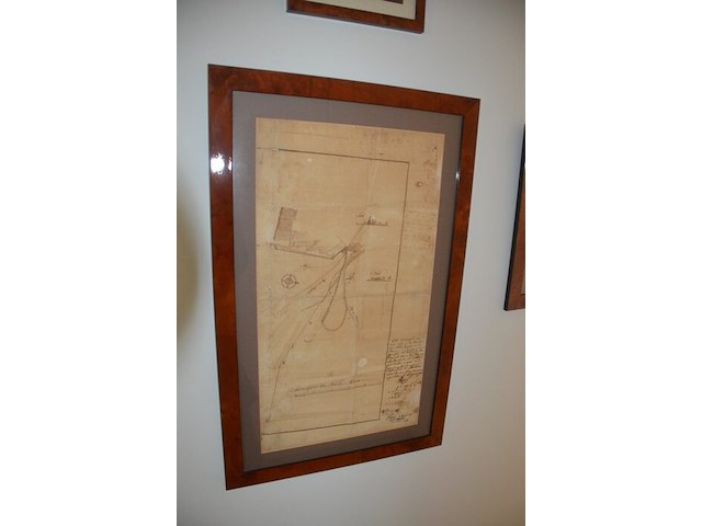 2 mahonie kaders met oorkondes achter glas, pentekening achter glas - afbeelding 4 van  7