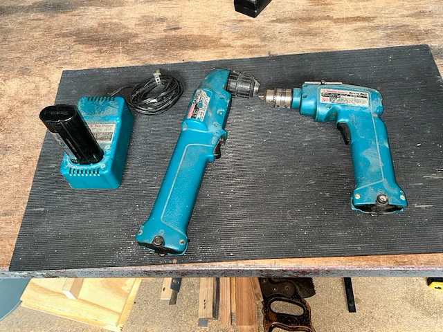 2 makita accu schroefboormachines - afbeelding 1 van  8