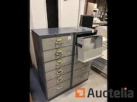 2 metaal kasten met invallende lades - afbeelding 3 van  4