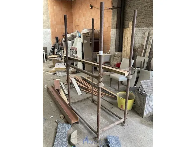 2 metalen bokken - afbeelding 2 van  4