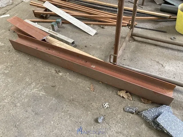 2 metalen bokken - afbeelding 3 van  4