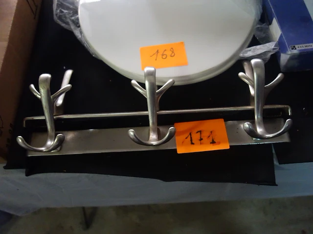 2 metalen kapstokken - afbeelding 1 van  1
