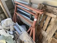 2 metalen schragen - afbeelding 1 van  2