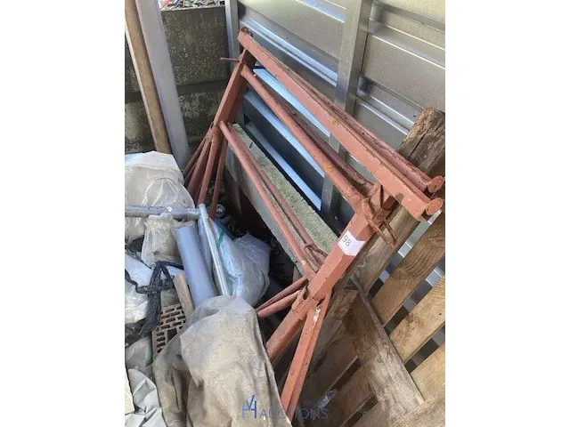 2 metalen schragen - afbeelding 2 van  2