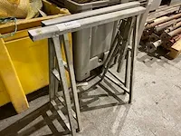2 metalen schragen