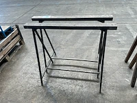 2 metalen schragen
