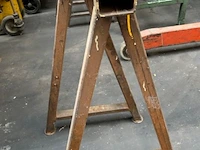 2 metalen schragen - afbeelding 2 van  3