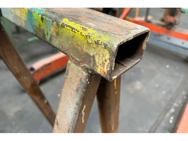 2 metalen schragen - afbeelding 3 van  3