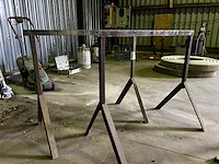 2 metalen schragen - afbeelding 2 van  3