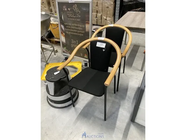 2 metalen stoelen - afbeelding 1 van  3