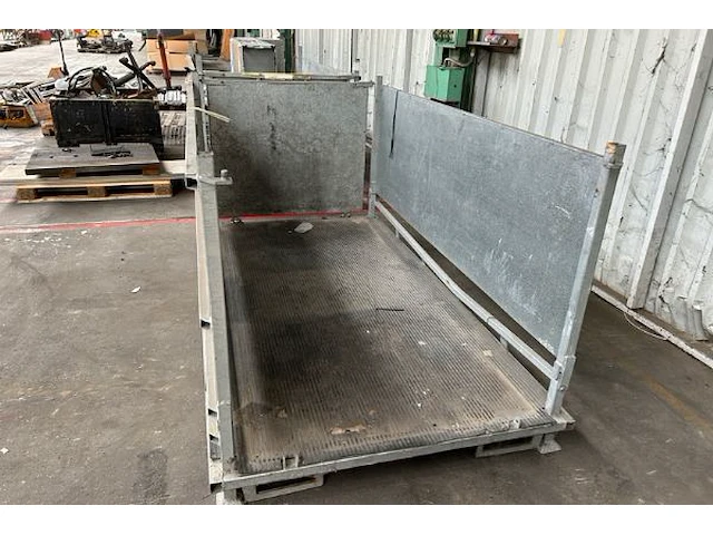 2 metalen transportbakken - afbeelding 2 van  4