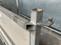 2 metalen transportbakken - afbeelding 3 van  4