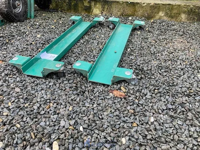 2 metalen transportkarretjes - afbeelding 1 van  2