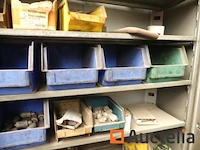 2 metalen werkplaatskasten en inhoud - afbeelding 3 van  11